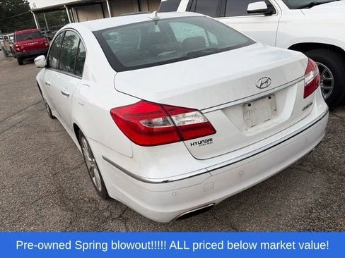 Used 2013 Hyundai Genesis 3.8 w/ Technology Pkg RWD image 14