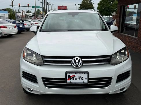 Used 2013 Volkswagen Touareg Sport AWD/4WD image 10