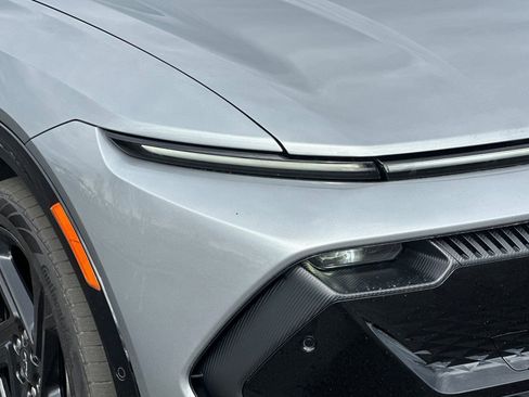 Certified 2024 Chevrolet Equinox EV RS image 44