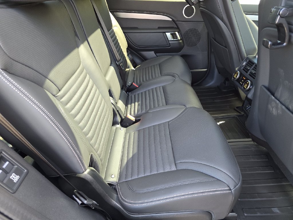New 2026 Land Rover Discovery Limited Edition AWD/4WD image 14