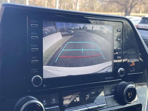 Used 2020 Toyota Highlander L image 26