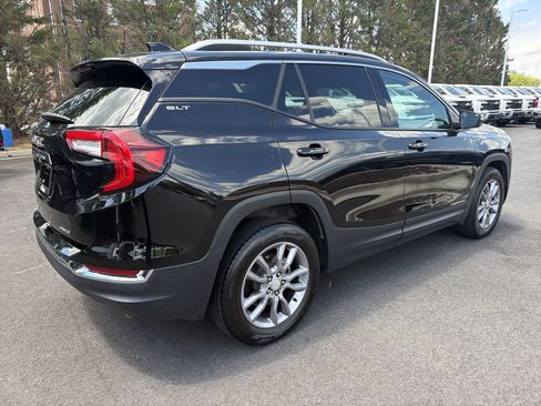 Used 2024 GMC Terrain SLT AWD/4WD image 10