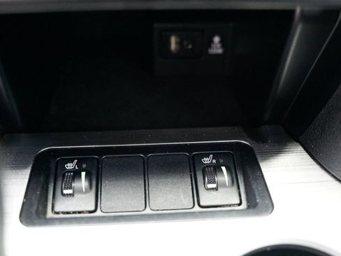Used 2013 Toyota Camry SE w/ Leather Pkg FWD image 23