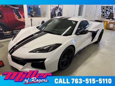 Used 2023 Chevrolet Corvette Z06 image 1