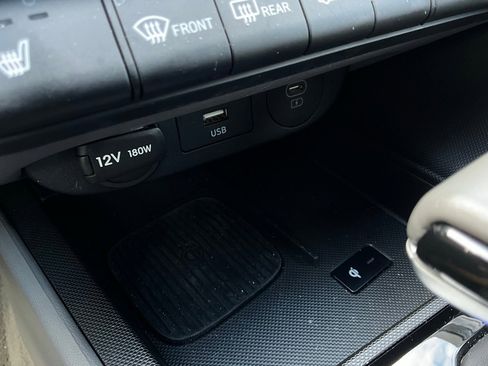 Used 2025 Hyundai Elantra SEL image 25