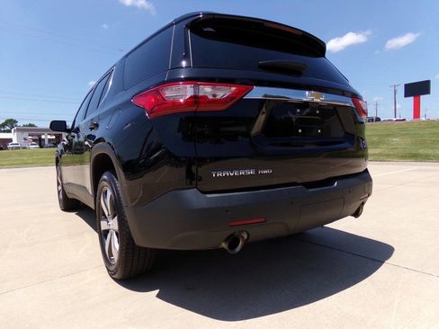 Used 2018 Chevrolet Traverse LT image 25