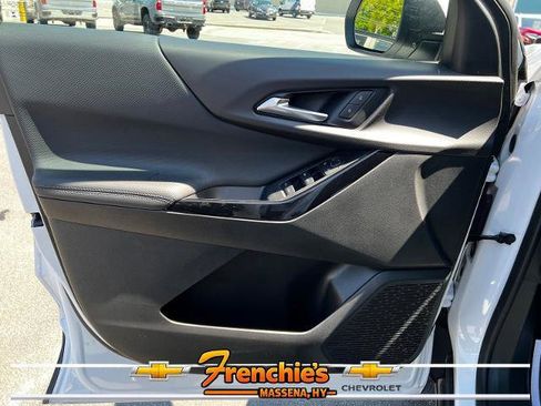 Used 2025 Chevrolet Equinox LT AWD/4WD image 29