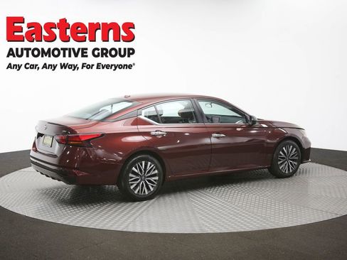 Used 2024 Nissan Altima 2.5 SV FWD image 42