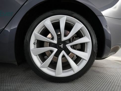 Used 2019 Tesla Model 3 Standard Range Plus image 18