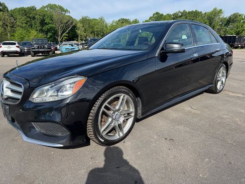Used 2014 Mercedes-Benz E 550 4MATIC Sedan image 9