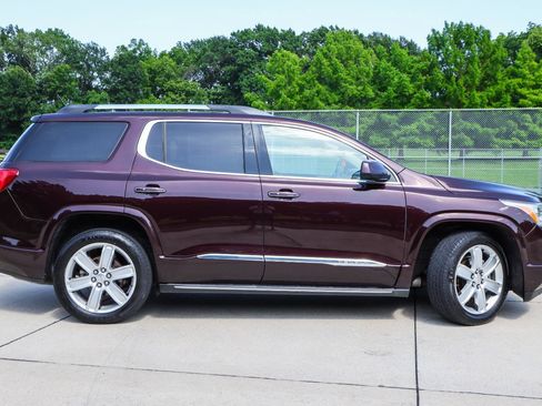 Used 2018 GMC Acadia Denali w/ Technology Package AWD/4WD image 5