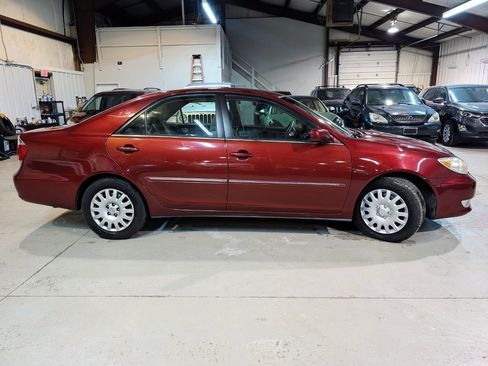 Used 2005 Toyota Camry XLE image 7