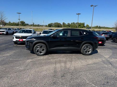 New 2026 Chevrolet Trax LT w/ Driver Confidence Package image 2