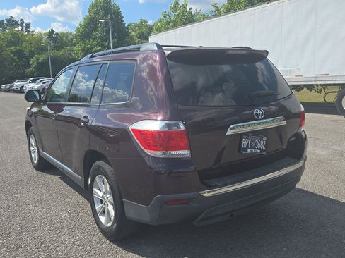 Used 2011 Toyota Highlander 4WD w/ Tech Pkg image 5