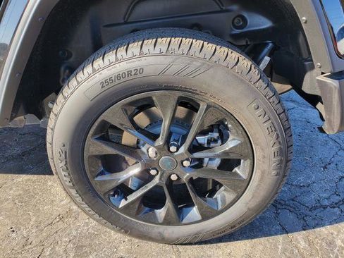 Used 2025 Jeep Wrangler Sahara w/ Safety Group image 26