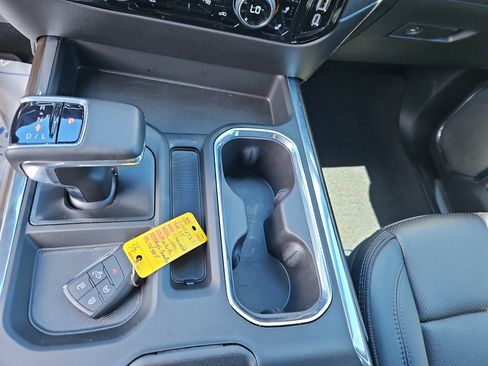 Used 2025 Chevrolet Silverado 1500 High Country w/ Technology Package AWD/4WD image 13