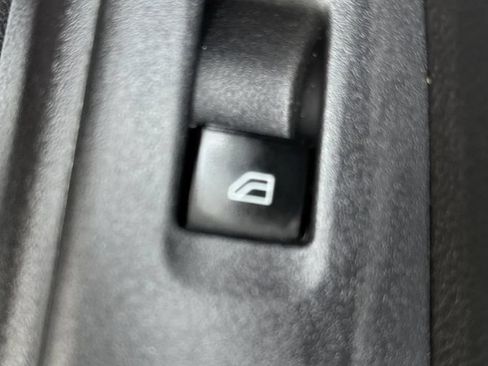 Used 2020 Mitsubishi Outlander ES FWD image 31