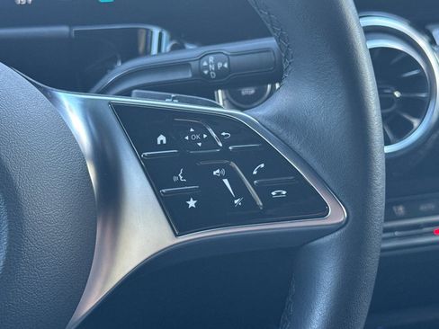 Certified 2025 Mercedes-Benz GLA 250 image 28