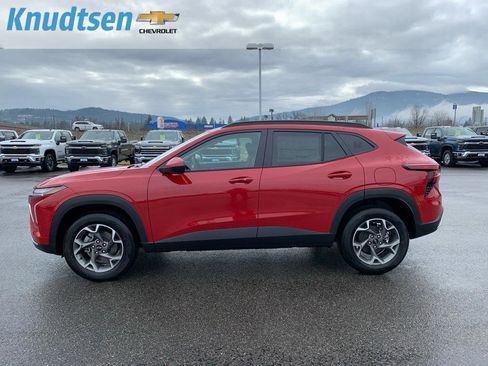 New 2026 Chevrolet Trax LT w/ Driver Confidence Package FWD image 4