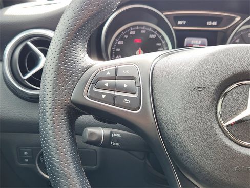 Used 2020 Mercedes-Benz GLA 250 image 28