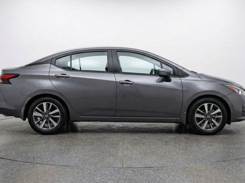Used 2025 Nissan Versa SV FWD image 11