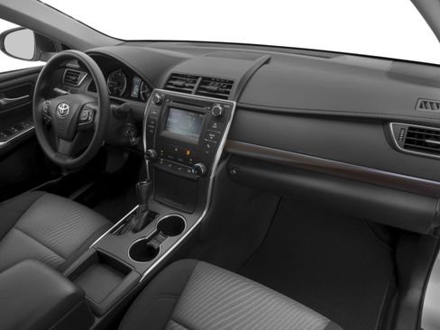Used 2017 Toyota Camry SE FWD image 14