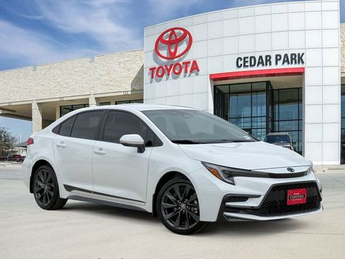 Used 2026 Toyota Corolla SE image 1