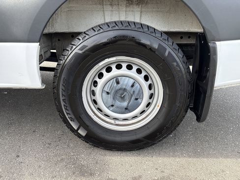 Used 2025 Mercedes-Benz Sprinter 2500 image 13