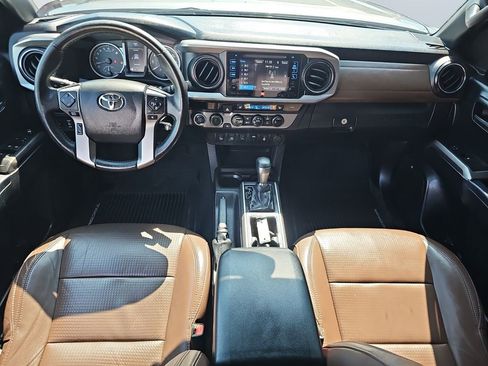 Used 2017 Toyota Tacoma Limited image 11