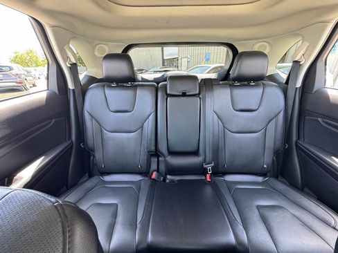 Used 2019 Ford Edge Titanium w/ Equipment Group 301A image 38