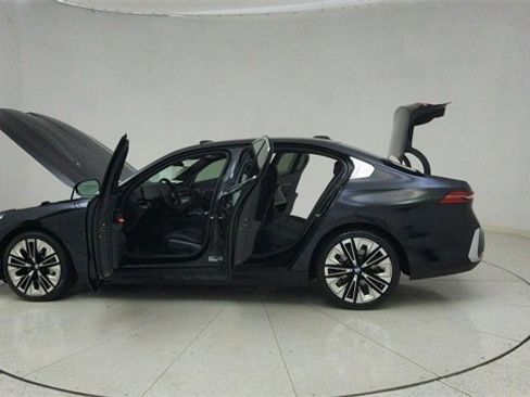 Used 2026 BMW 530i image 76