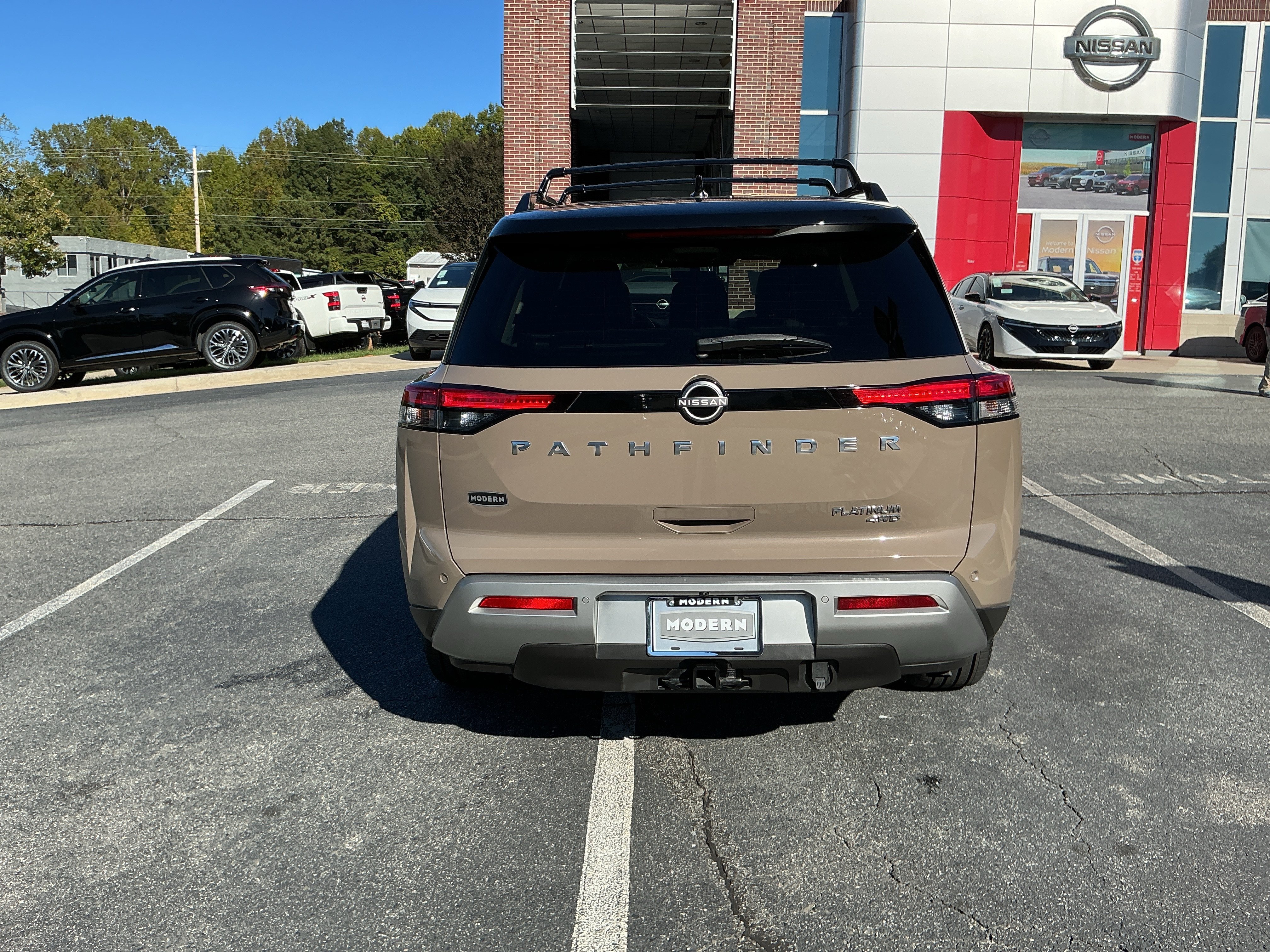 Certified 2023 Nissan Pathfinder Platinum AWD/4WD image 3