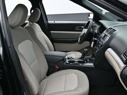 Used 2018 Ford Explorer 4WD w/ Class II Trailer Tow Package image 31