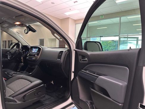 Used 2018 Chevrolet Colorado Z71 AWD/4WD image 26