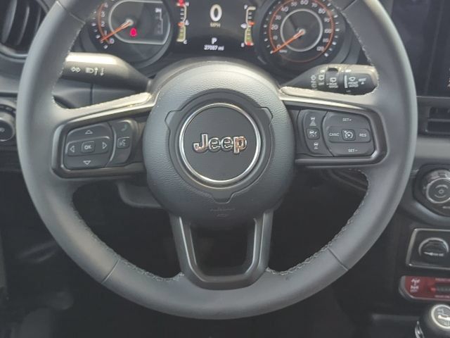 Used 2026 Jeep Wrangler Unlimited Rubicon AWD/4WD image 8