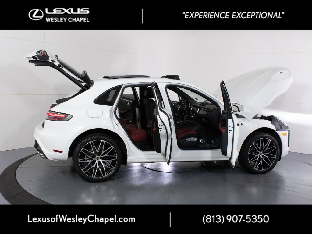 Used 2024 Porsche Macan AWD/4WD image 11