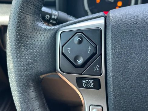 Used 2023 Toyota 4Runner Limited AWD/4WD image 39
