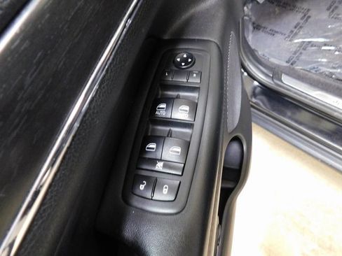 Used 2018 Jeep Grand Cherokee Limited w/ Luxury Group II image 20