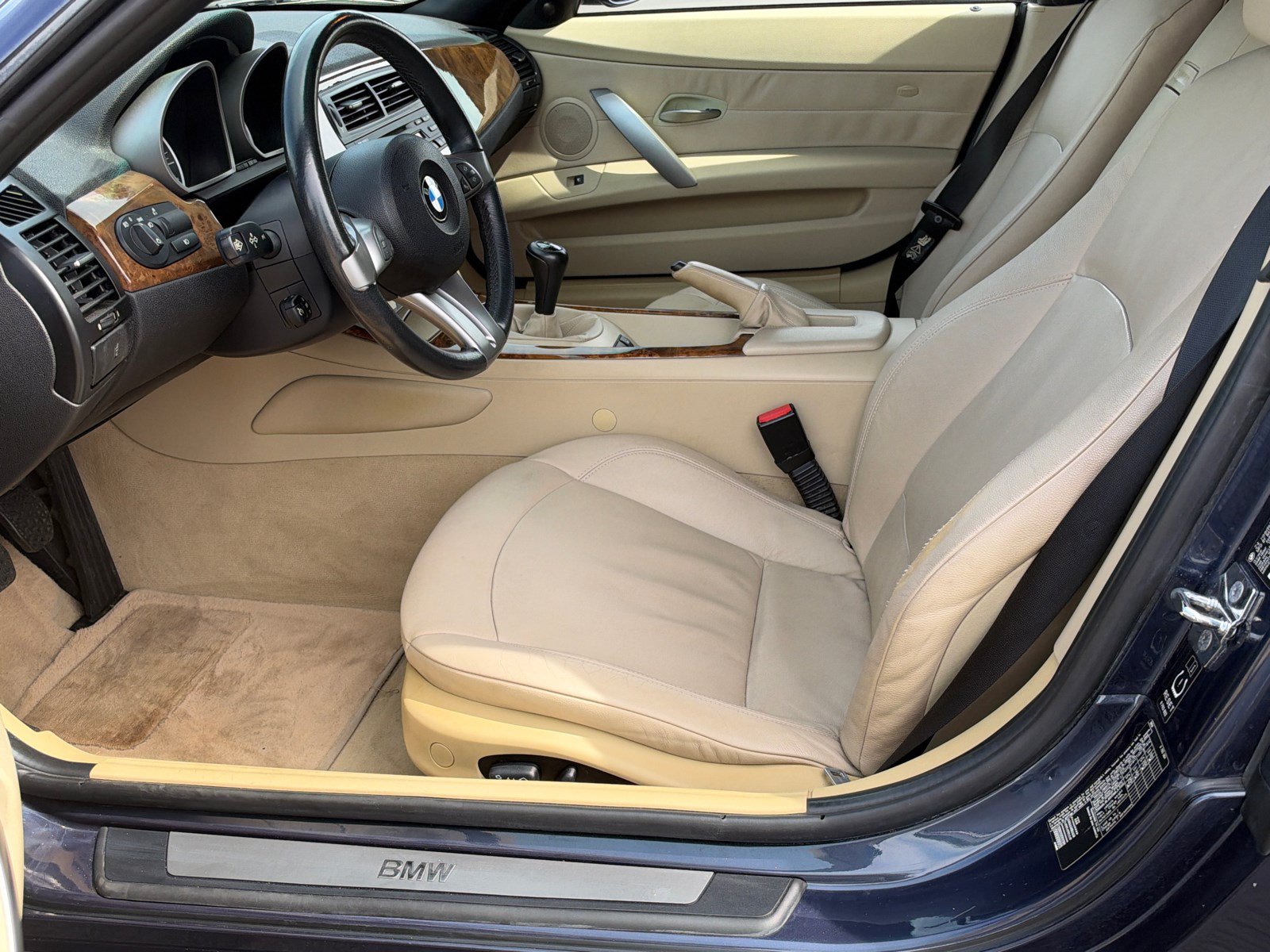 Used 2005 BMW Z4 2.5i RWD image 9
