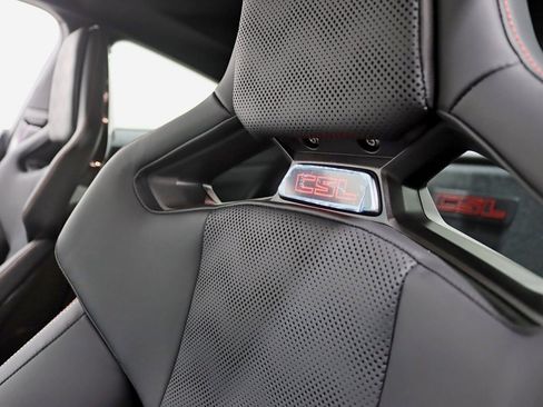 Used 2023 BMW M4 CSL image 36