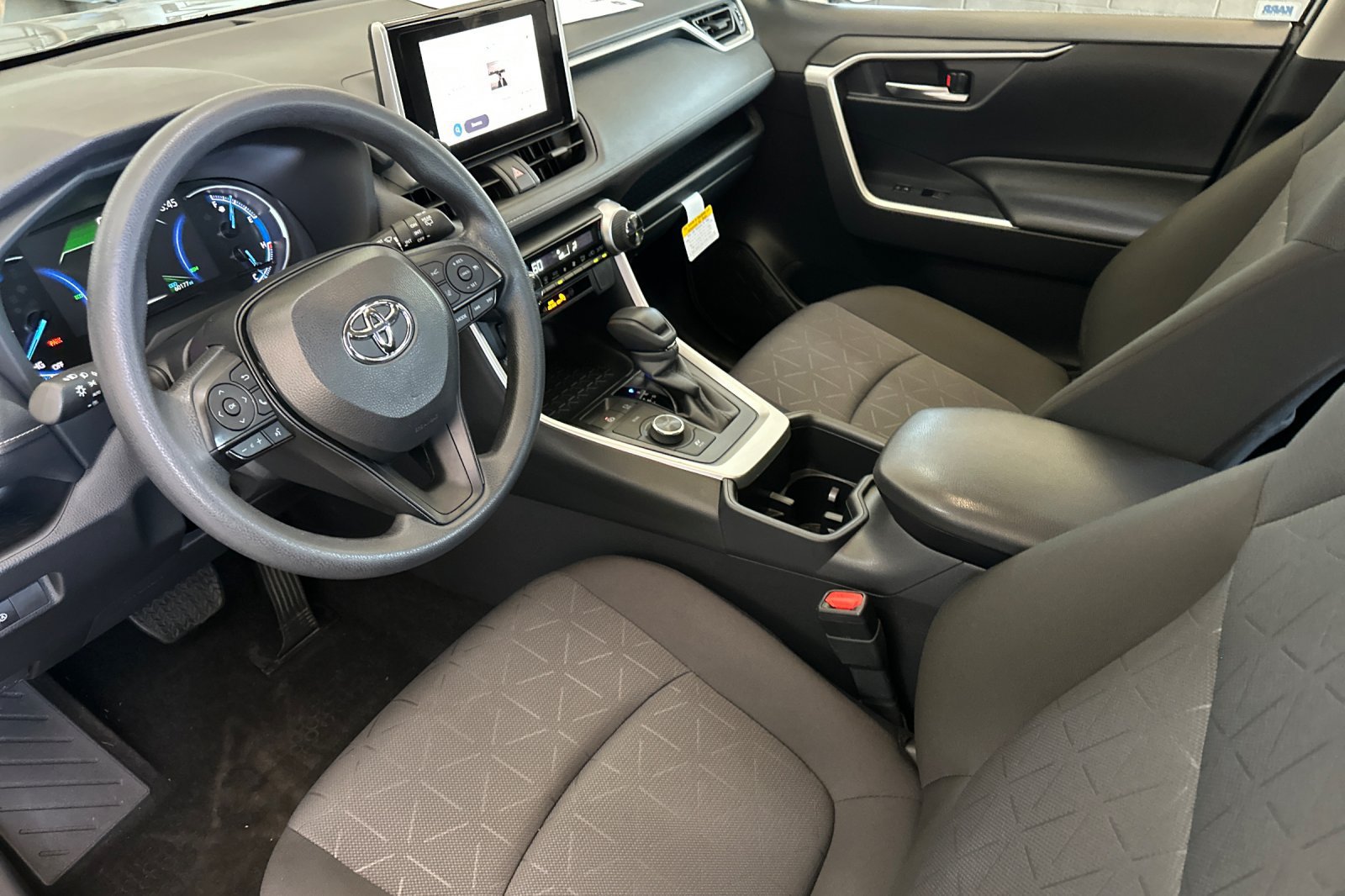 Used 2025 Toyota RAV4 XLE AWD/4WD image 10