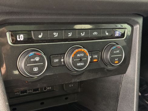 Used 2019 Volkswagen Tiguan SE w/ Panoramic Sunroof Package AWD/4WD image 17