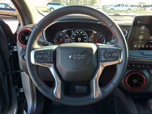 Used 2025 Chevrolet Blazer RS image 18