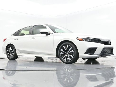 Used 2022 Honda Civic EX image 45
