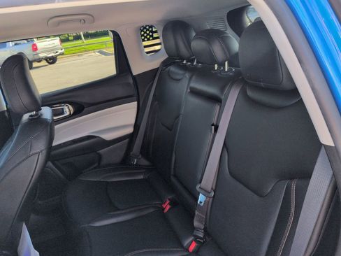 Certified 2022 Jeep Compass Limited AWD/4WD image 13