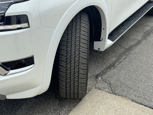 Used 2024 Nissan Armada Platinum w/ Captain's Chairs Package image 10