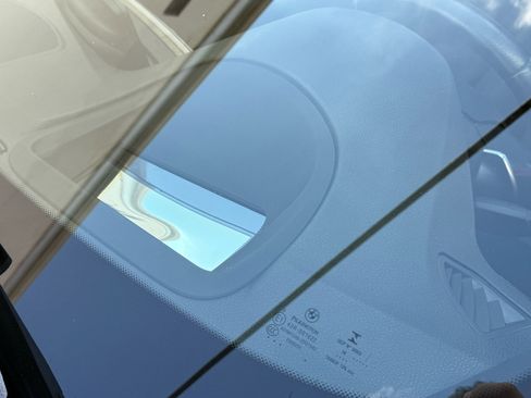 Used 2017 BMW 330e image 21