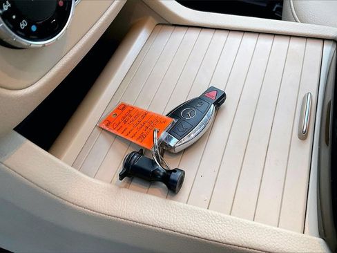 Used 2018 Mercedes-Benz GLE 350 4MATIC image 34