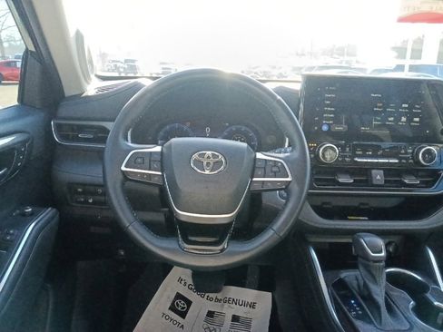 Used 2023 Toyota Highlander Limited image 26
