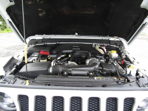 Used 2018 Jeep Wrangler Rubicon w/ Cold Weather Group AWD/4WD image 26